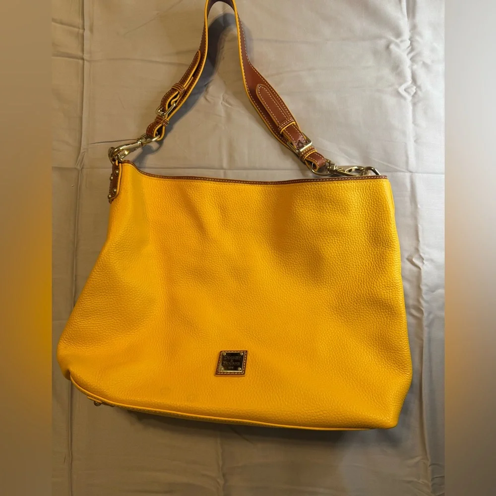 DOONEY & BOURKE EXTRA LARGE PEBBLE LEATHER COURTNEY SAC TOTE BAG